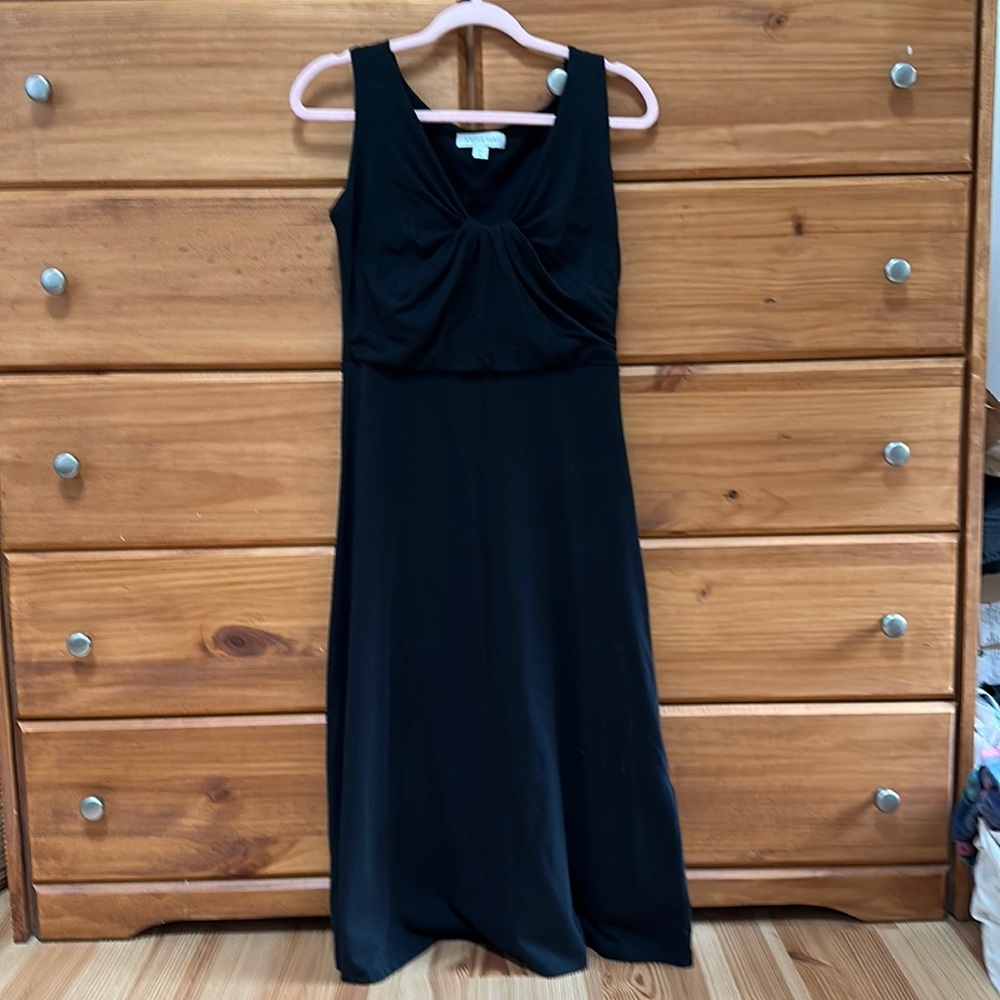Amour Vert midi, jersey dress. Size M. Essential wardrobe piece. so comfy!